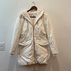 GAP Luxury Down Alternative White long winter jacket (large petite)